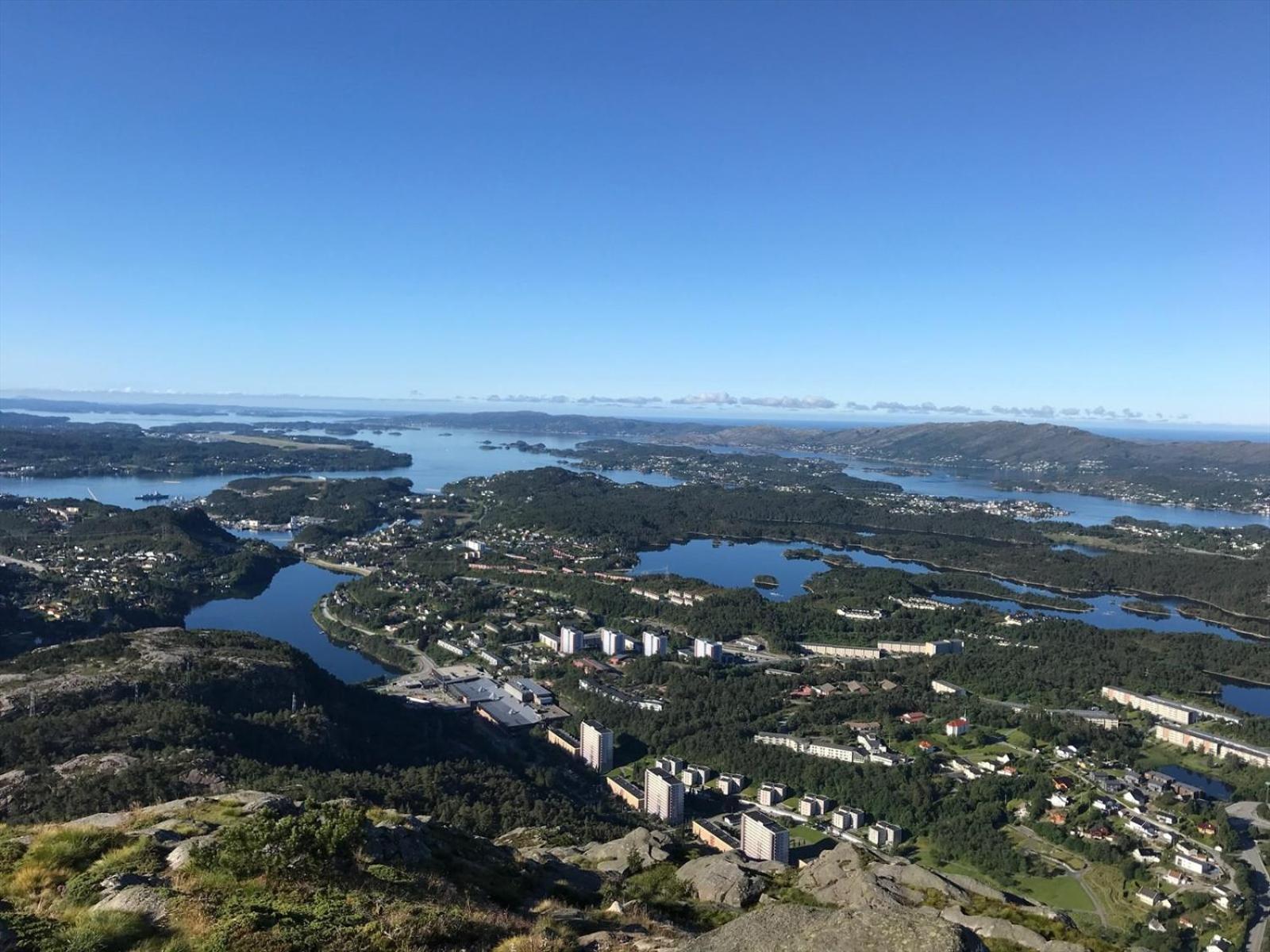 A Beautiful 3-Bedroom Apartment With Stunning Views And Free Parking Bergen Luaran gambar